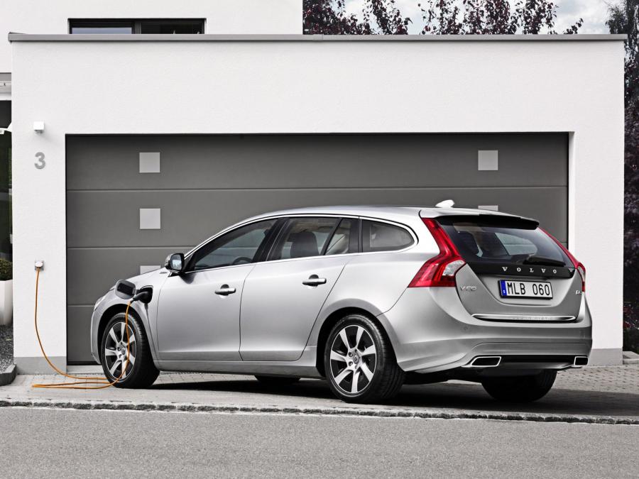  Volvo V60 Plug-in Hybrid 2011 года  (фото 45 из 68)